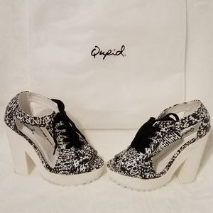 Black and White Lace-up Sandals